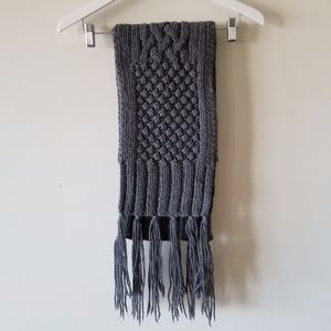  Banana Republic Heathered Grey Wool Scarf